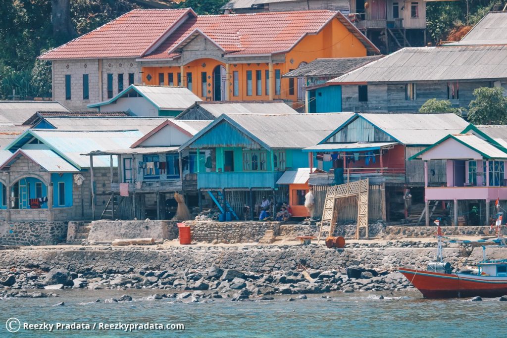 Bangunan rumah warga Pulau Matasiri